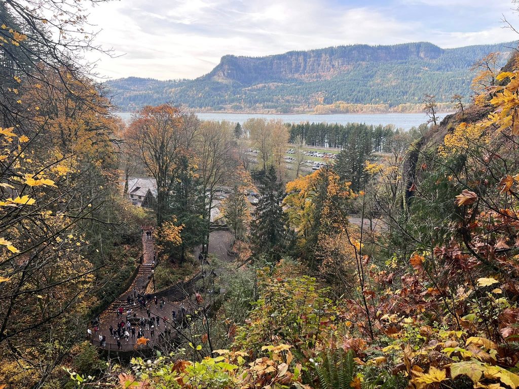 Columbia River and autumn landscape viewed while climbing the Multnomah Falls trail in Oregon.
